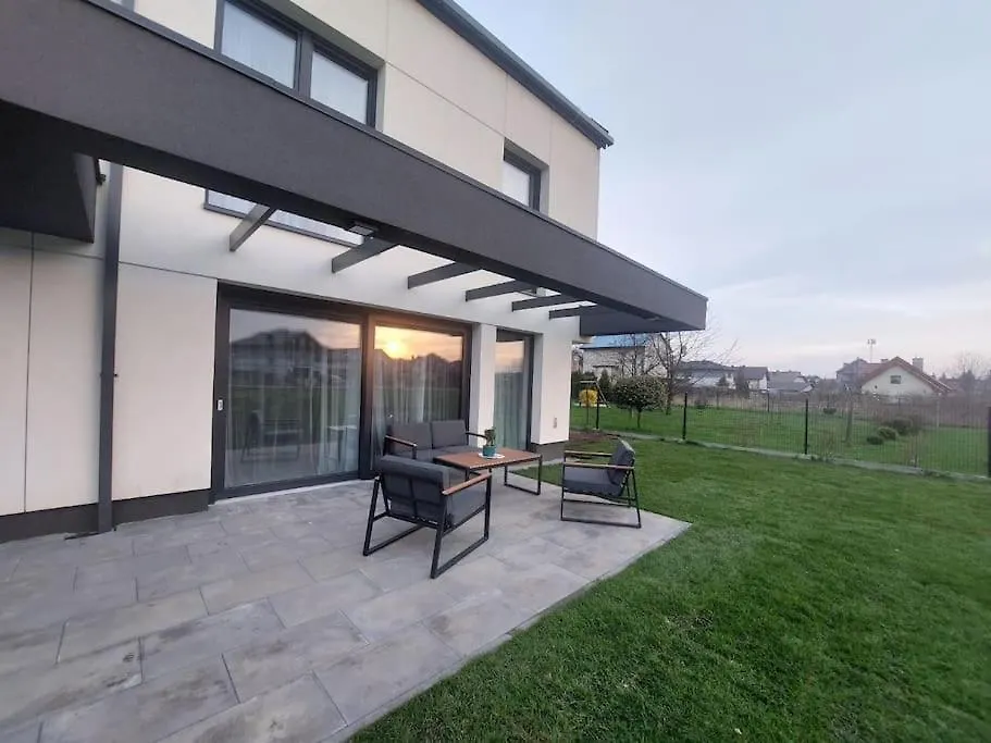 Przestronny Apartament, Ogrodek, Bezplatne Miejsca Postojowe W Garazu, Awg Apartments Polska