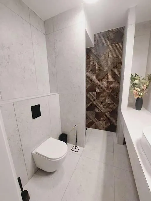 Przestronny Apartament, Ogrodek, Bezplatne Miejsca Postojowe W Garazu, Awg Apartments Kraków