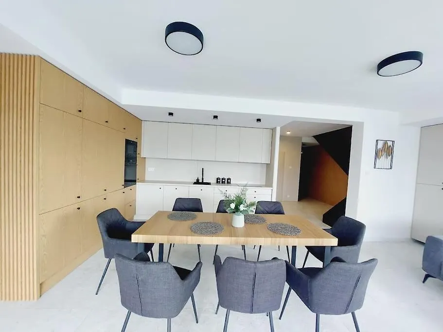 Przestronny Apartament, Ogrodek, Bezplatne Miejsca Postojowe W Garazu, Awg Apartments  Kraków