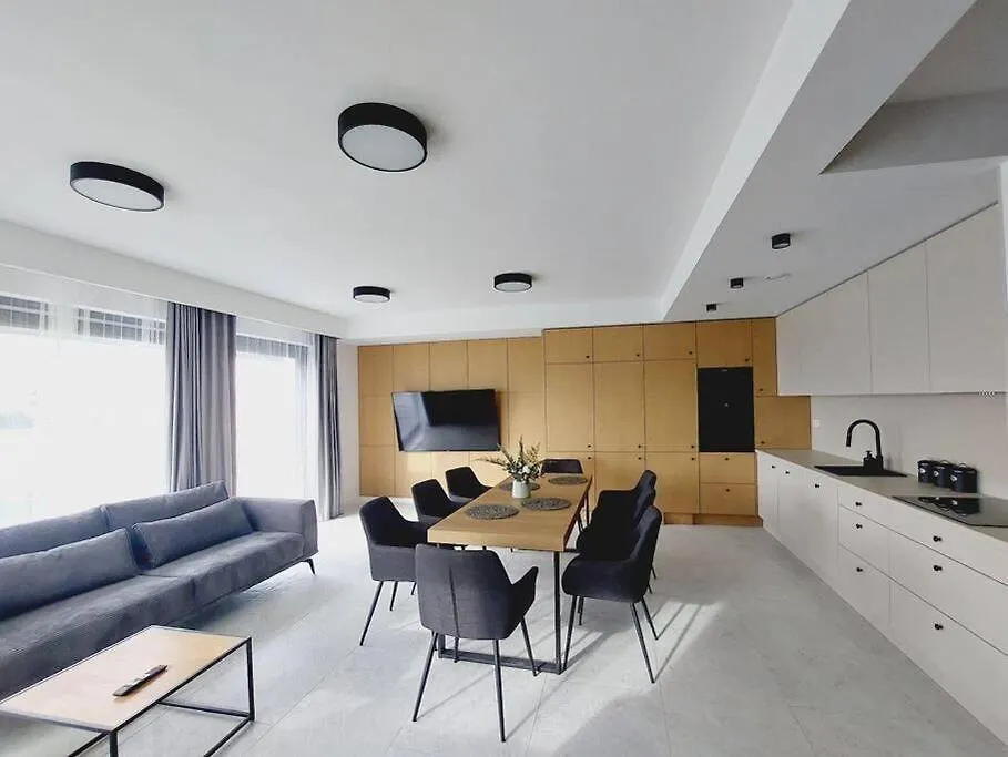 Przestronny Apartament, Ogrodek, Bezplatne Miejsca Postojowe W Garazu, Awg Apartments Polska