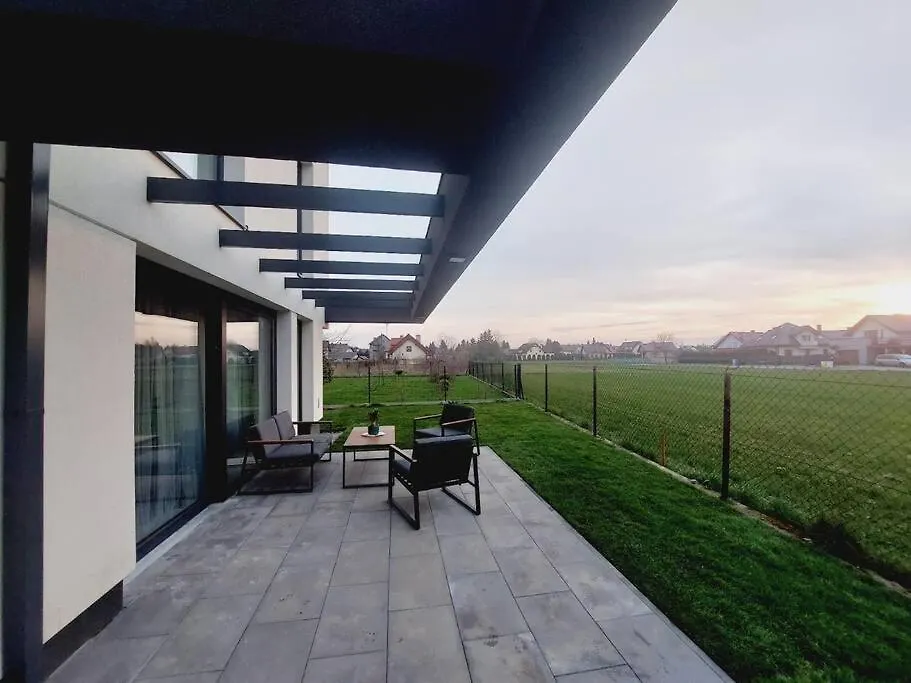 Przestronny Apartament, Ogrodek, Bezplatne Miejsca Postojowe W Garazu, Awg Apartments Kraków