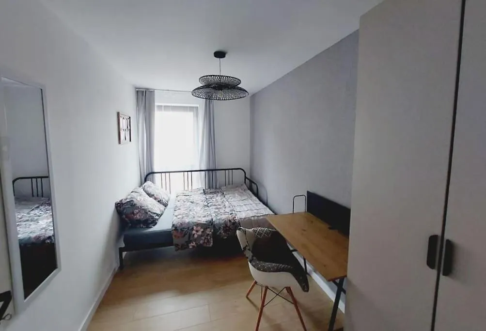 Przestronny Apartament, Ogrodek, Bezplatne Miejsca Postojowe W Garazu, Awg Apartments